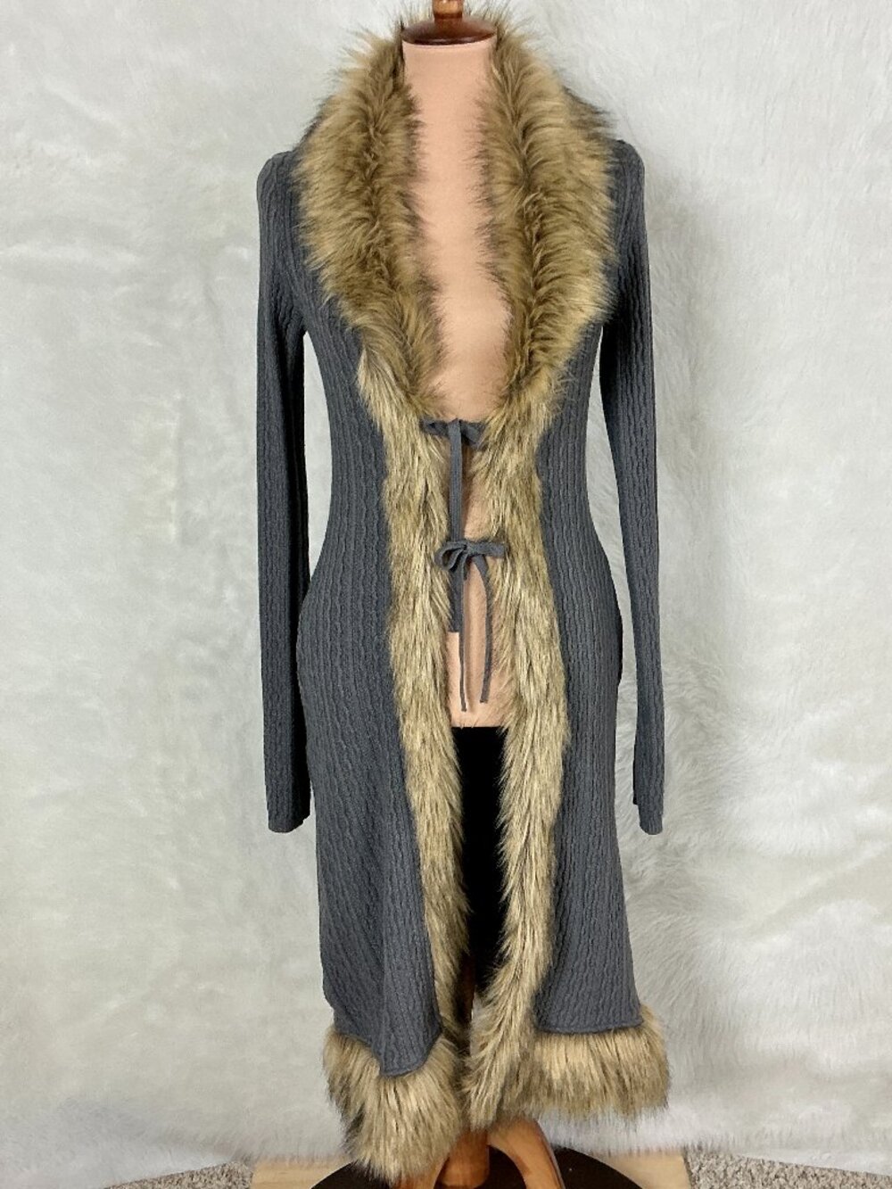Delia*s Dolls Kill Gray Chunky Knit Faux Fur Collar Cardigan Sweater Jacket M